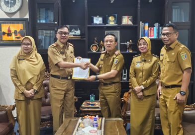 Gubernur Aktifkan Kembali Dr. Agus Nompitu Sebagai Kepala Dinas Tenaga Kerja Provinsi