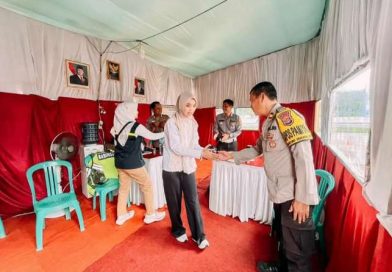 Anggota Komisi V DPRD  Sasa Chalim Tinjau Posko Kesehatan Mudik Lebaran