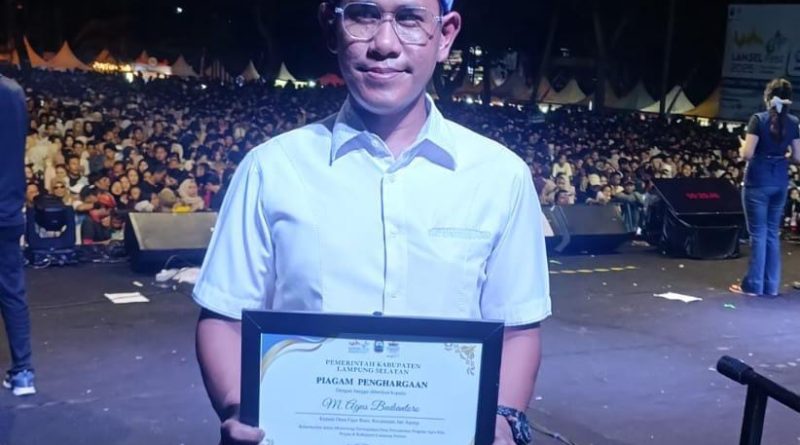 Kades Fajar Baru Raih Penghargaan  Jadi Desa Percontohan Agroeduwisata