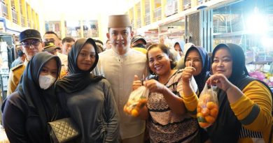 Bupati Egi Turun Langsung ke Pasar Natar, Pastikan Harga Sembako Tetap Stabil Jelang Lebaran 1447 H
