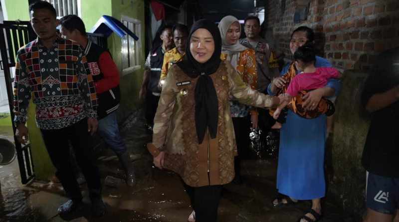 Walikota Bandar Lampung Beri Bantuan Warga Terdampak Korban Banjir