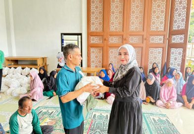IKATRI Hiswana Migas Salurkan Puluhan Paket Bantuan di TPA Masjid Baitul Kirom