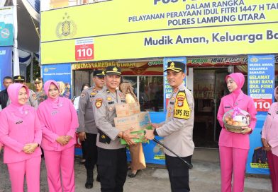 Berikan Motivasi, Kapolres,  PJU dan Bhayangkari Kunjungi Pos Pam Ops Ketupat Krakatau 2026