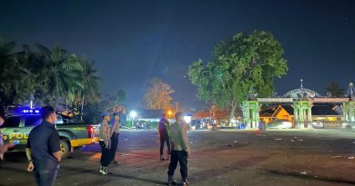 Mengganggu Ketertiban Umum,  Polisi Bubarkan Aksi Perang Petasan di Stadion Sukung