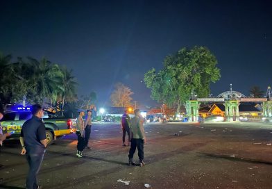 Mengganggu Ketertiban Umum,  Polisi Bubarkan Aksi Perang Petasan di Stadion Sukung