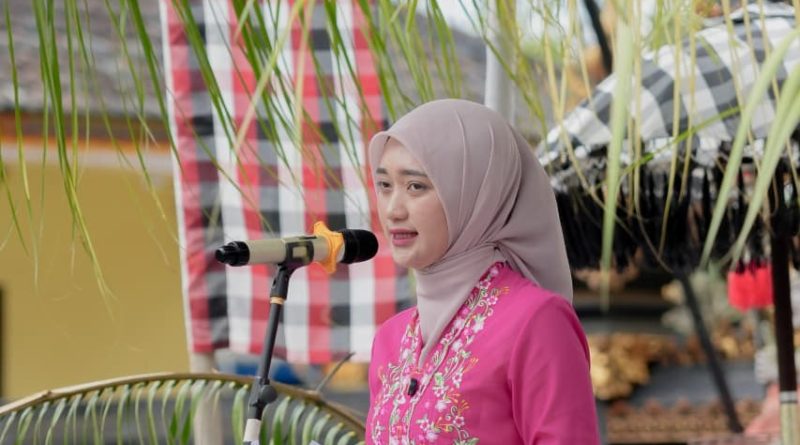 Wagub Jihan Hadiri Mahasabha XIV KMHDI, Dorong Peran Mahasiswa Hindu dalam Pembangunan Wagub Jihan Hadiri Mahasabha XIV KMHDI, Dorong Peran Mahasiswa Hindu dalam Pembangunan