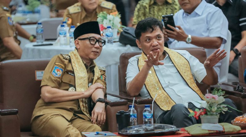 Gubernur Bersama Ketua Komisi III DPR RI Hadiri Kuliah Umum dan Pelantikan Pengurus BEM Unila