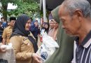 Wali Kota Bandar Lampung Salurkan Bantuan Beras kepada Puluhan Ribu KPM