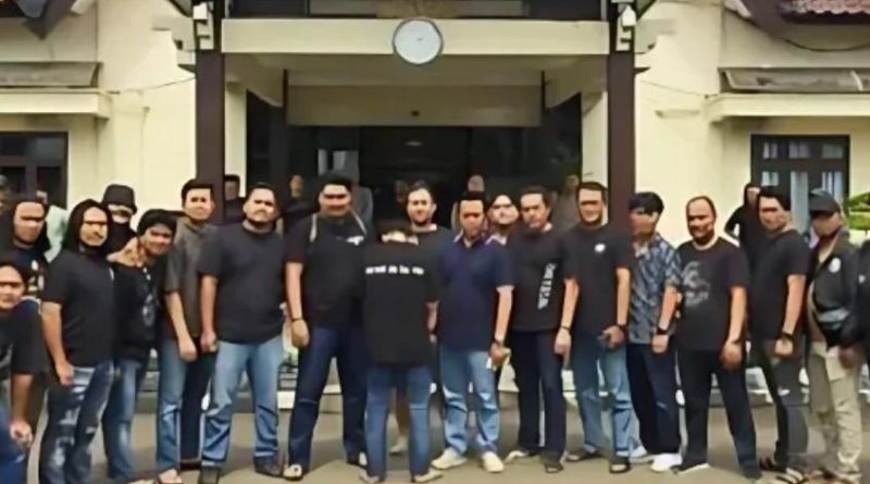 Pelaku Penembakan Pedagang Ayam Geprek Menyerahkan Diri, Tersangka Dilimpahkan ke Polda