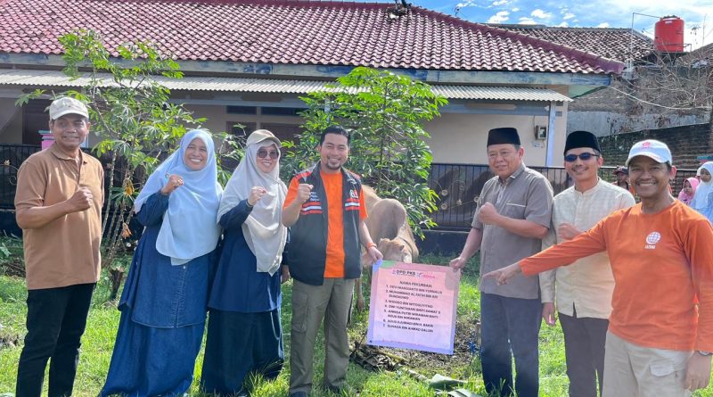 DPD PKS Bandar Lampung Salurkan 60 Sapi dan 18 Kambing untuk Masyarakat