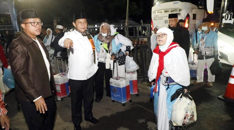 Disambut Rasa Haru,  413 Jemaah Haji Kloter 17 Tiba di Bumi Khagom Mufakat