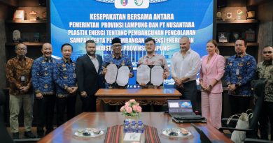 Gubernur dan PT. Nusantara Plastik Energi Tandatangani MoU Pengembangan Potensi Energi Gubernur dan PT. Nusantara Plastik Energi Tandatangani MoU Pengembangan Potensi Energi