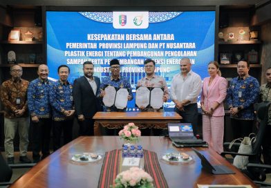 Gubernur dan PT. Nusantara Plastik Energi Tandatangani MoU Pengembangan Potensi Energi Gubernur dan PT. Nusantara Plastik Energi Tandatangani MoU Pengembangan Potensi Energi