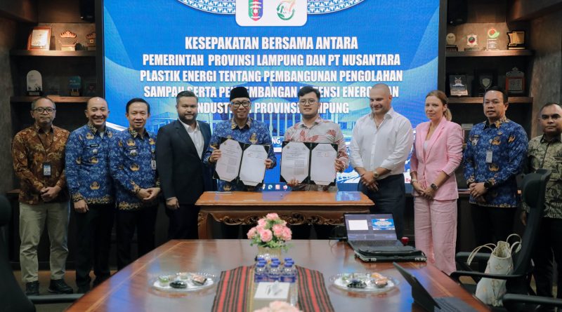 Gubernur dan PT. Nusantara Plastik Energi Tandatangani MoU Pengembangan Potensi Energi Gubernur dan PT. Nusantara Plastik Energi Tandatangani MoU Pengembangan Potensi Energi