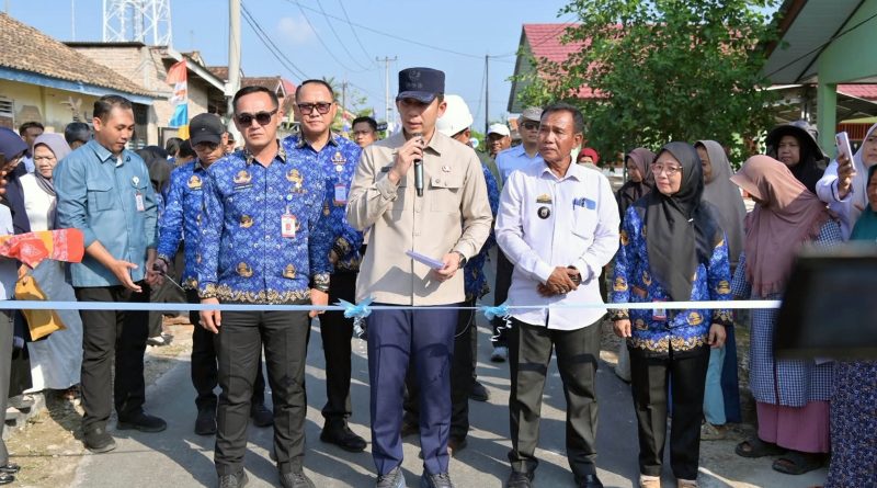 Resmikan Dua Ruas Jalan, Bupati Egi Dorong Konektivitas dan Pertumbuhan Ekonomi Desa