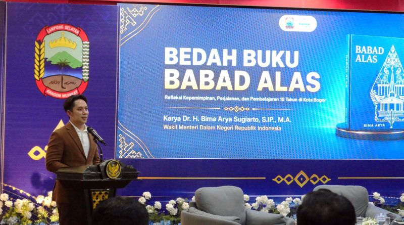 Seminar Bedah Buku, Bupati Egi Dorong Lahirnya Pemimpin Masa Depan Indonesia Emas 2045