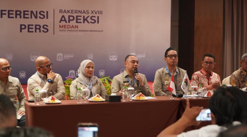 Wali Kota Bandar Lampung Hadiri Sidang Pleno dan Penutupan Rakernas XVIII APEKSI