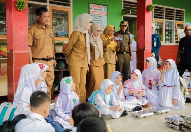 Wagub Jihan Tinjau Pelaksanaan Program Makan Bergizi Gratis di Hari Pertama Sekolah