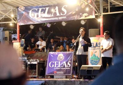 Pentas Musik Gelas,   Bupati Egi Dorong Hiburan Rakyat Jadi Penggerak UMKM