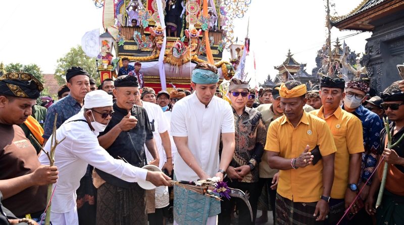 Megahnya Ngaben Massal Balinuraga, Tradisi Suci Terbesar Merekatkan Ikatan Keluarga