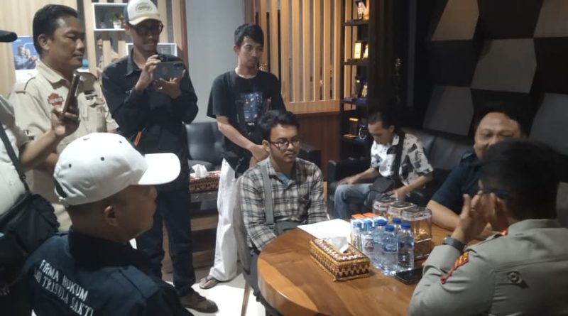 Kekerasan Terhadap Pers, Dua Jurnalis Diduga Dikeroyok Saat Meliput Proyek Gapura UIN RIL ‎