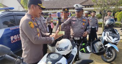Pastikan Sarana Siap Tempur,   Wakapolres Pimpin Apel Pengecekan Randis Personel