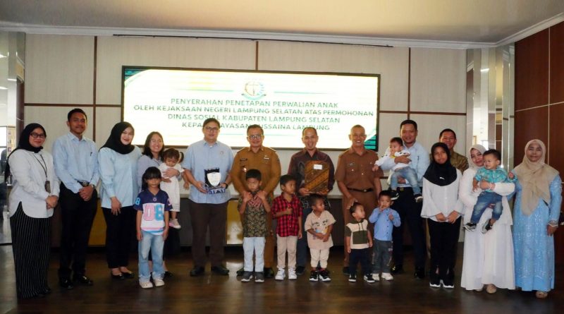 Kajari Serahkan Penetapan Perwalian Delapan Anak Yayasan Bussaina ke Dinas Sosial