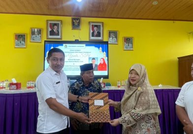 Gantikan Mahmu Badrun, Usai Sertijab Yunila Resmi Pimpin SMAN 04 Kotabumi