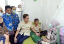 Jenguk Siswi Dirawat, Bupati Egi Tekankan Pengawasan Pelaksanaan MBG Diperkuat