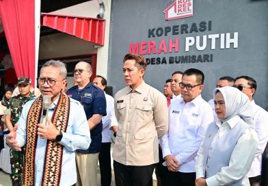 Zulkifli Hasan Tinjau Operasional KDKMP Bumisari Jadi Pusat Ekonomi Warga