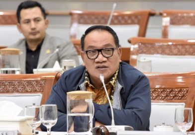 KMP Batumandi Terbakar,   Komisi V DPR RI Desak Kemenhub Lakukan Evaluasi Pengawasan